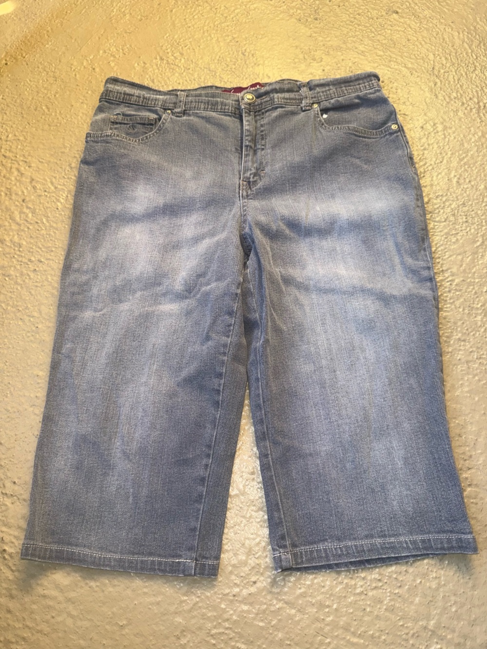 Gloria Vanderbilt light wash Dark Black Denim Jean Shorts size 12